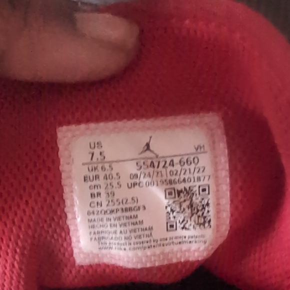 Nike Red and Black Sneakers Aj1 - Picture 7 of 7